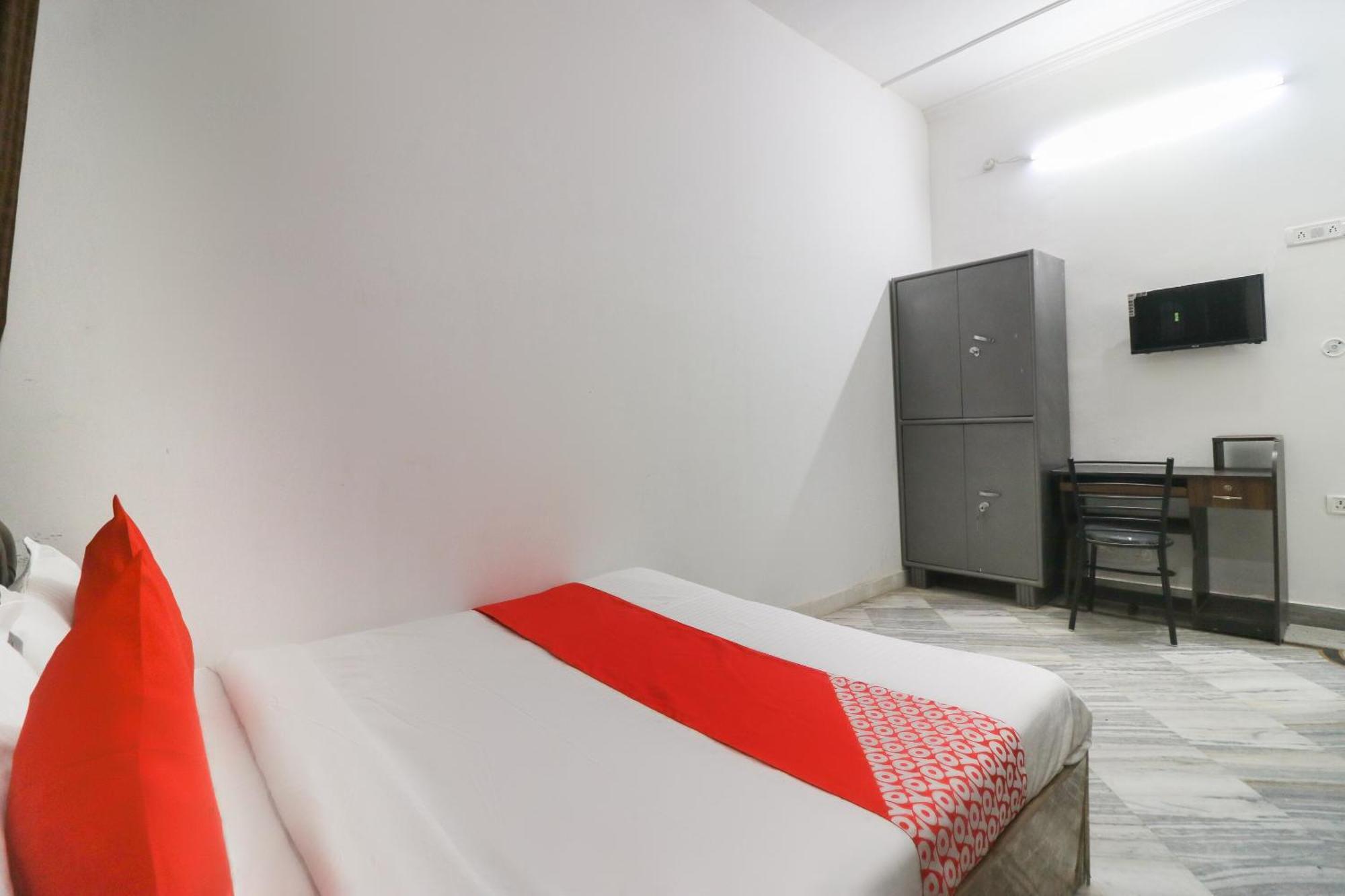 Flagship Xpress Near Munshi Pulia Metro Station 3* Lucknow