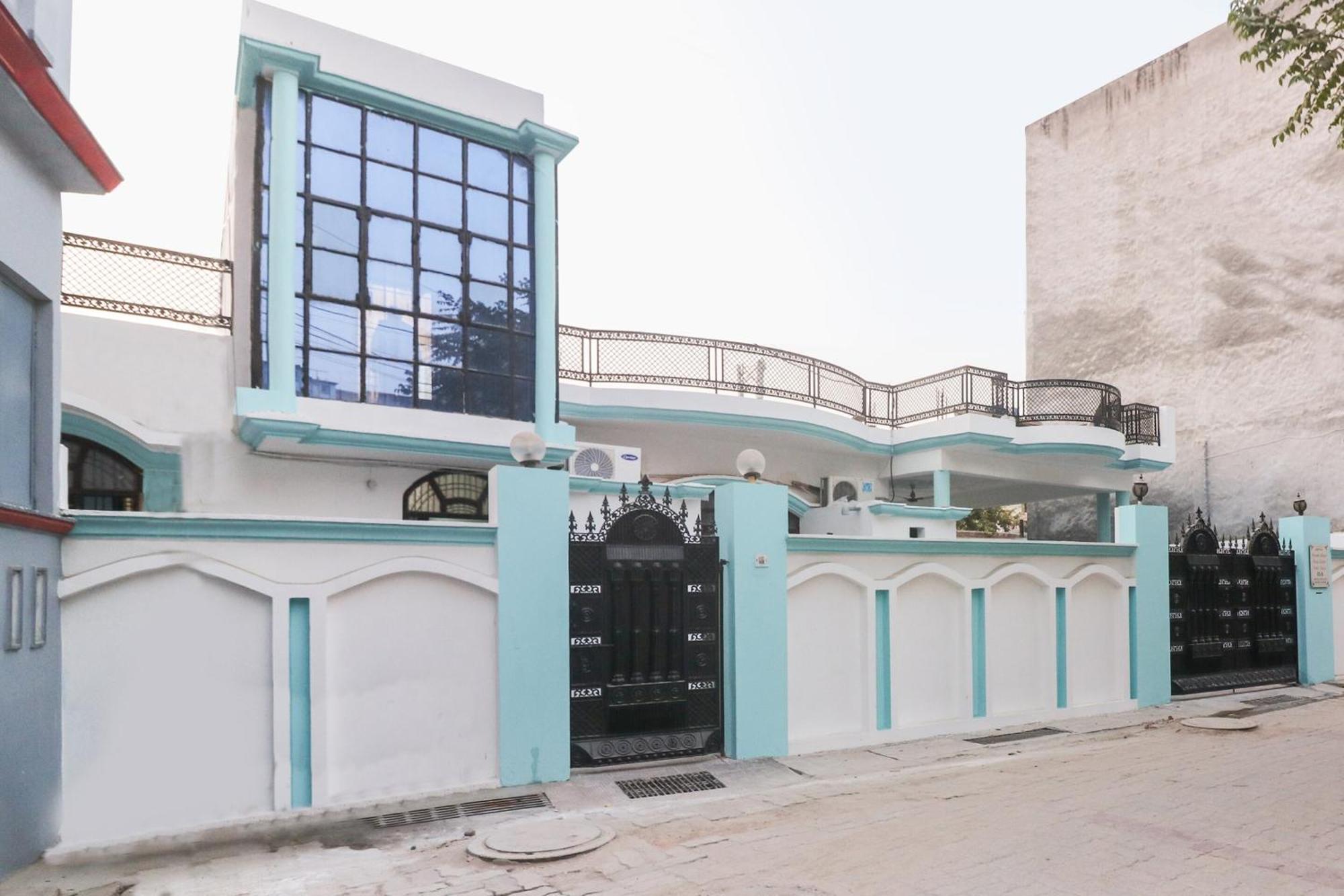 Hotel Flagship Xpress Near Munshi Pulia Metro Station Lucknow