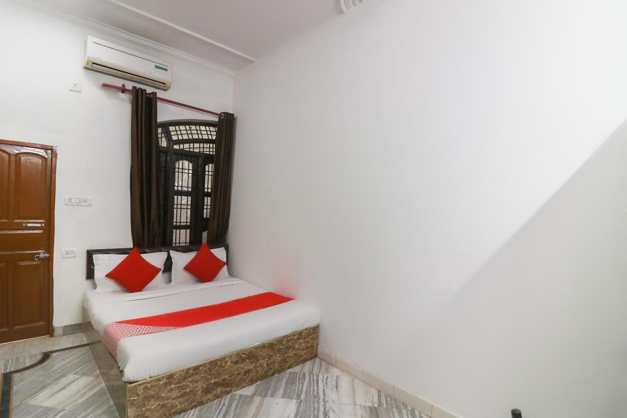 Flagship Xpress Near Munshi Pulia Metro Station 3* Lucknow