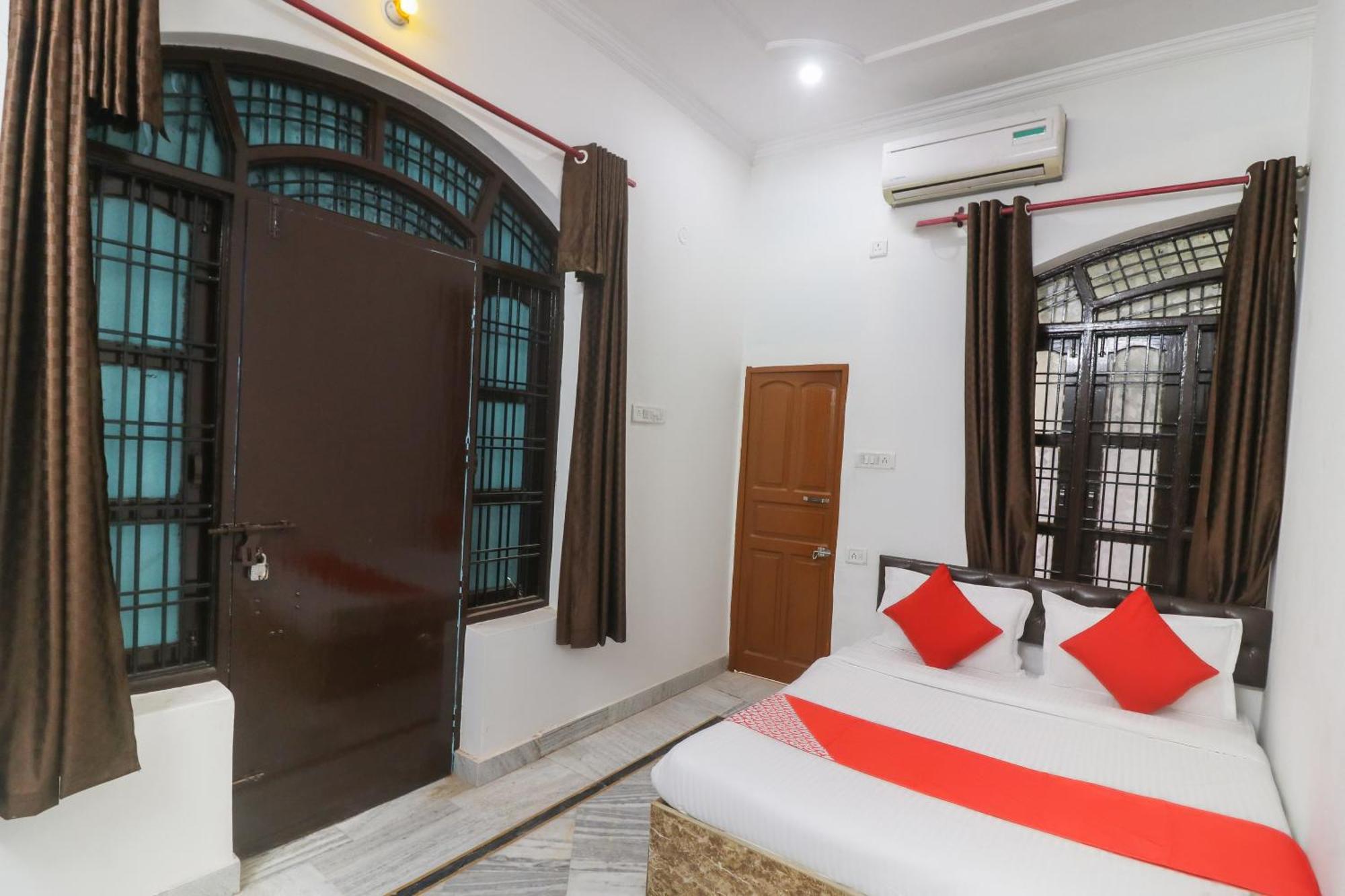Flagship Xpress Near Munshi Pulia Metro Station Hotel